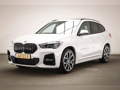 BMW X1 - xDrive25e | PANORAMADAK | STOELVERWARMING | DAB | APPLE | CAMERA | 19"