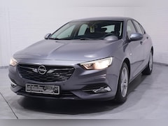 Opel Insignia Grand Sport - 1.6 CDTI Business Executive navigatie led-verlichting cruise-controle stoel/stuur-verwarmi