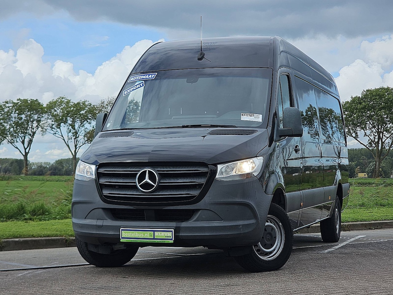 Mercedes-Benz Sprinter - 319 L3H2 V6 3.0Ltr Mbux Automaat 190PK 6-Cylinder Airco Euro6! - AutoWereld.nl