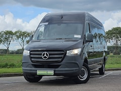 Mercedes-Benz Sprinter - 319 L3H2 V6 3.0Ltr Mbux Automaat 190PK 6-Cylinder Airco Euro6