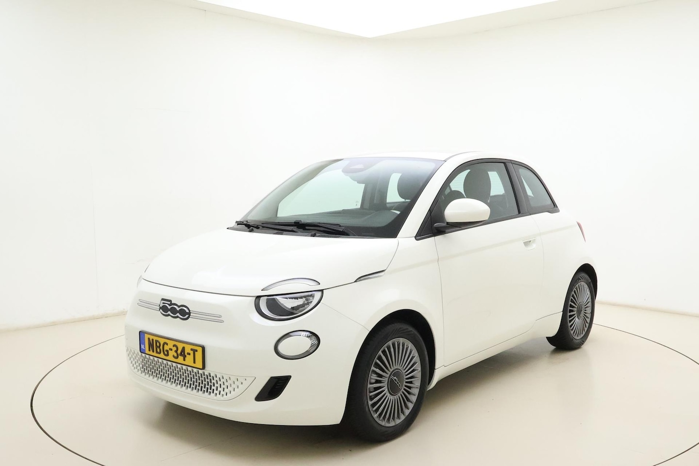 Fiat 500 - La Prima 42 kWh Climate control | Cruise control | Elektrisch Pakket | DAB | LM-Velgen | A - AutoWereld.nl