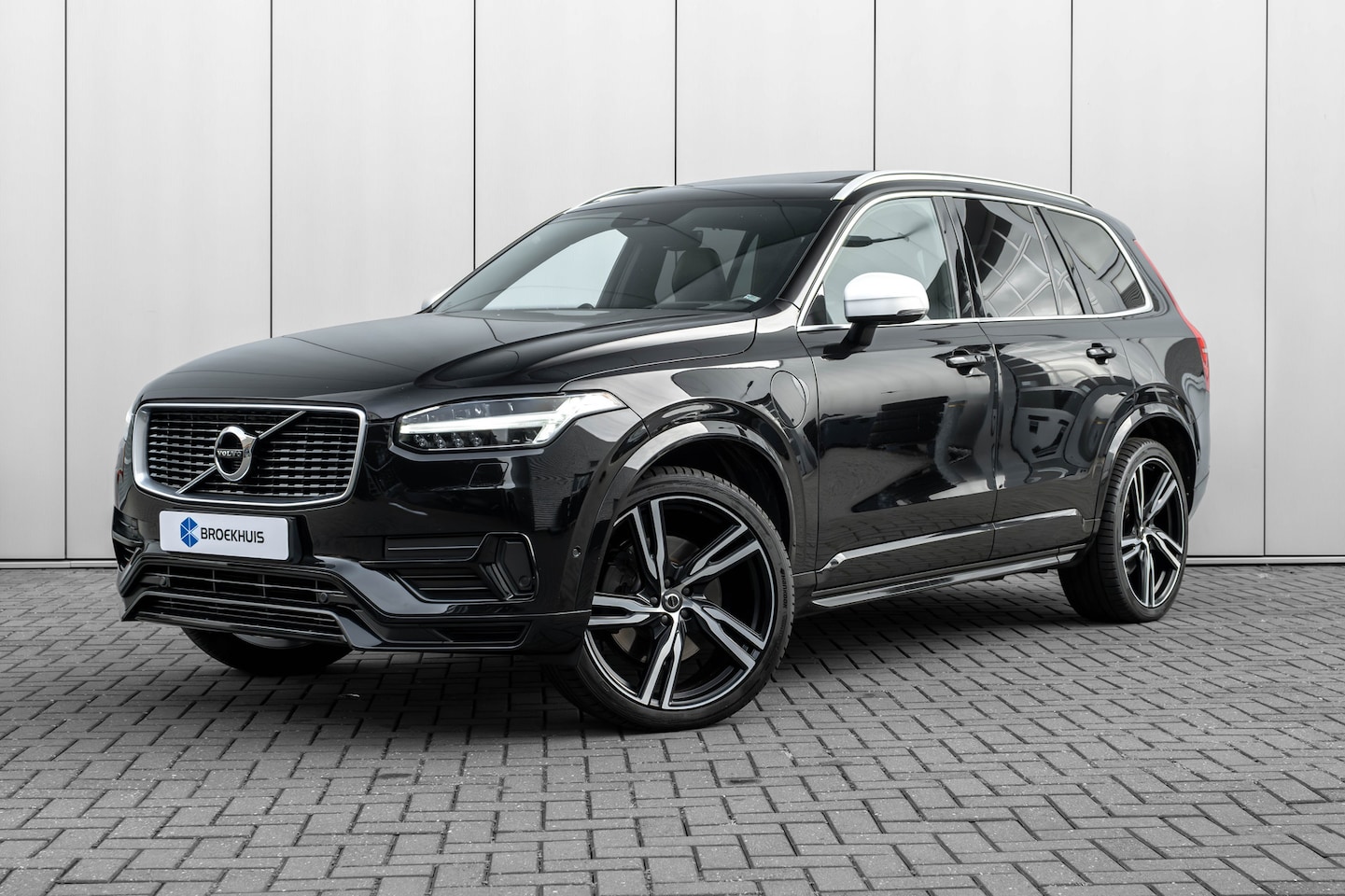 Volvo XC90 - 2.0 T8 Twin Engine AWD R-Design l Luchtvering l B & O Sound l Pano Dak l 22" l Elekt. Trek - AutoWereld.nl