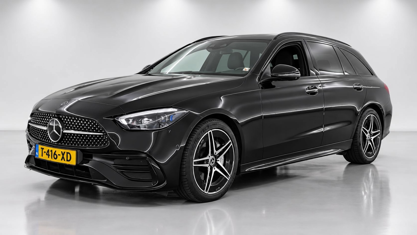 Mercedes-Benz C-klasse Estate - 300e AMG PREMIUM PLUS l BURMESTER l HUD l 360 l ACC l PANO l LASER l SFEER l TREKHAAK l 1e - AutoWereld.nl