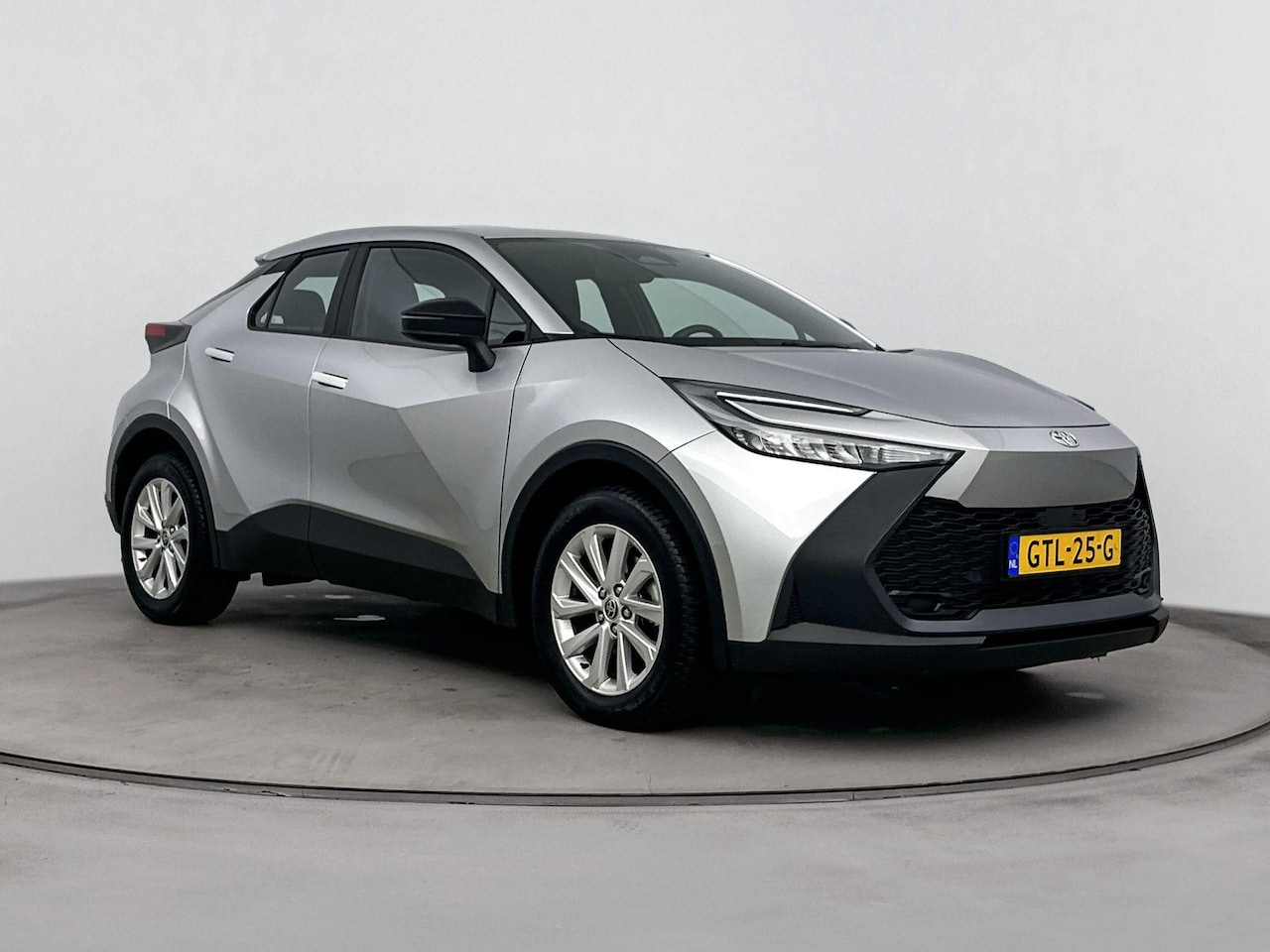 Toyota C-HR - 1.8 Hybrid 140 Active | Dodehoek detectie | Apple Carplay / Android Auto | Adaptive Cruise - AutoWereld.nl