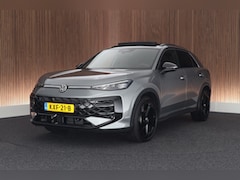 Volkswagen T-Roc - 1.5 eTsi 150pk R-Line First Edition Black Style Trekhaak Camera Keyless Stoelverwarming Na