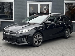 Kia Cee'd Sportswagon - Ceed 1.6 GDI PHEV ExecutiveLine Ventilatiestoelen, Panoramadak, Stoel/Stuurwiel verwarming