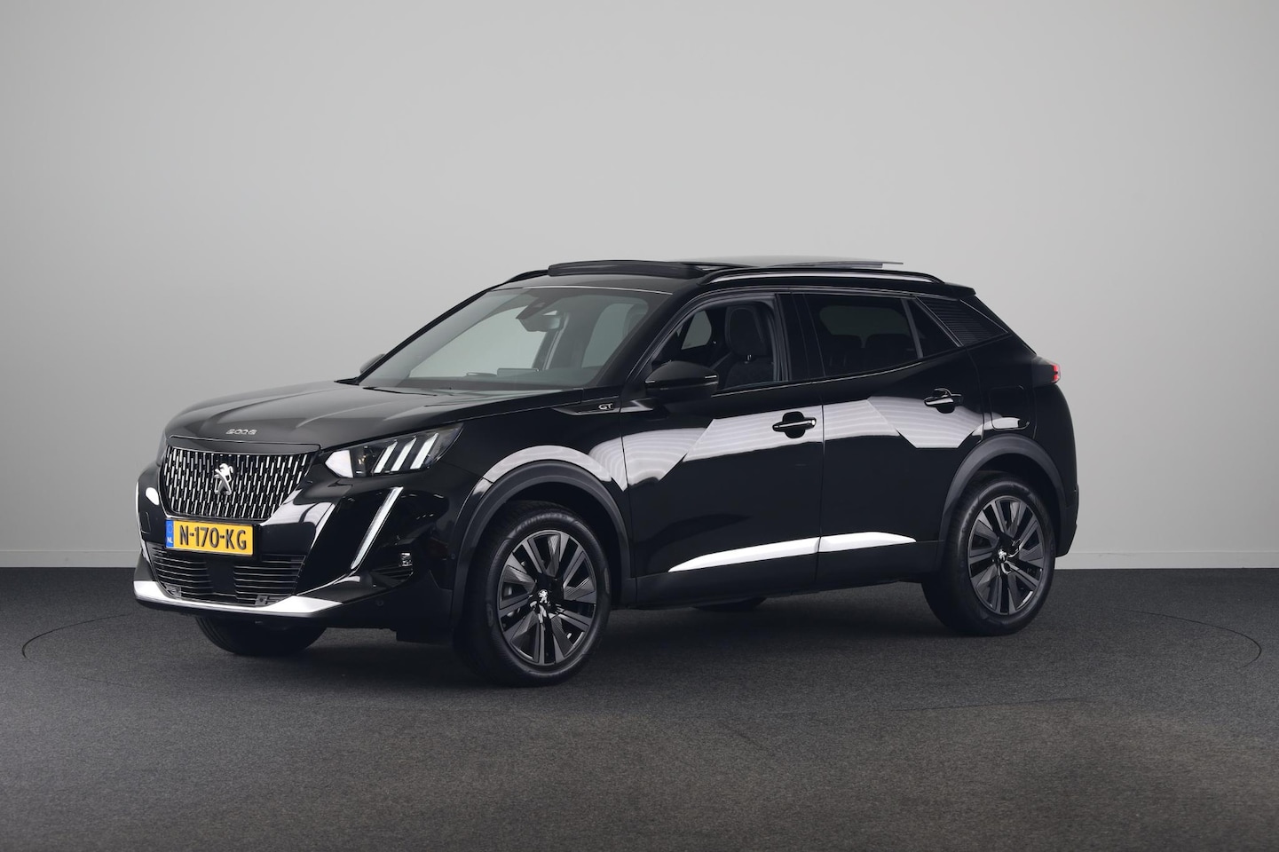 Peugeot 2008 - 1.2 PureTech GT Pack | Panoramadak | Trekhaak | Carplay | Black Pack | - AutoWereld.nl