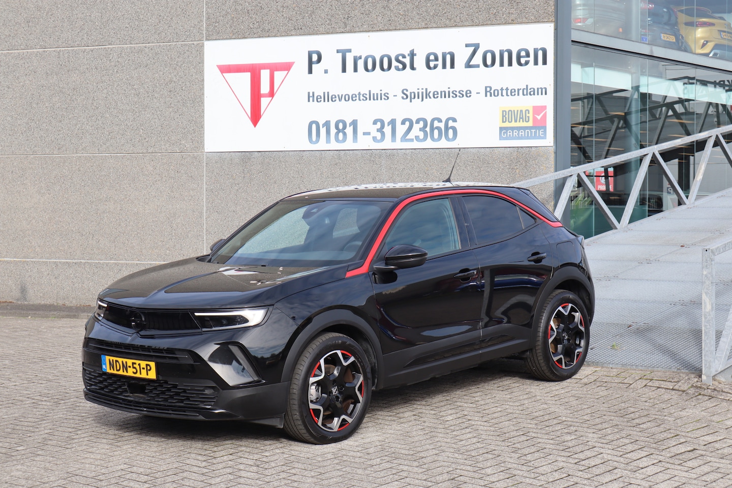 Opel Mokka-e - Edition 50-kWh GS Line/Apple Carplay/360 graden camera/Navigatie/Cruise control/Climate co - AutoWereld.nl