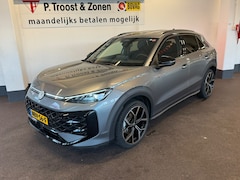 Volkswagen T-Roc - 1.5 eTsi 3X R-Line Automaat | Adaptieve Cruise control | Adaptief onderstel | 360 Camera |