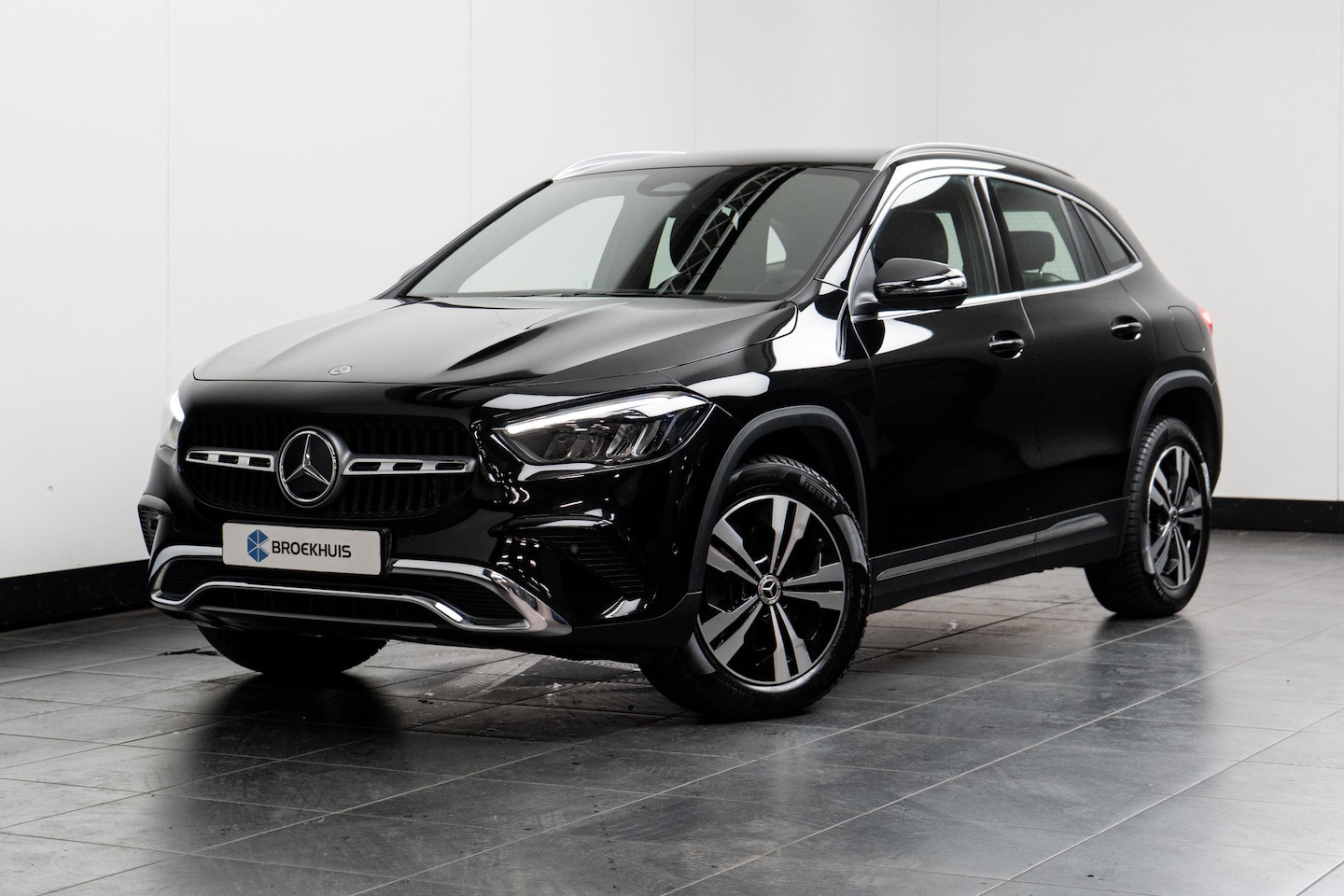 Mercedes-Benz GLA-Klasse - 250 e Star Edition | Stoelverwarming | Doedehoek | Camera | Parkeersensoren - AutoWereld.nl