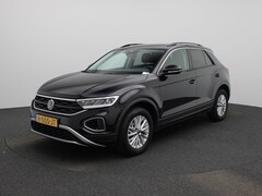 Volkswagen T-Roc - 1.0 TSI Life | Trekhaak | Parkeer sensoren | Virtual cockpit | DAB | Cruise control | Blue