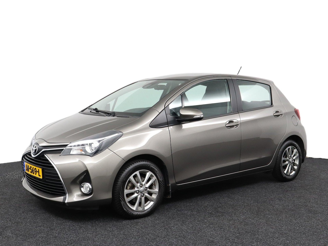 Toyota Yaris - 1.3 VVT-i Trend | Navigatie | Trekhaak | - AutoWereld.nl