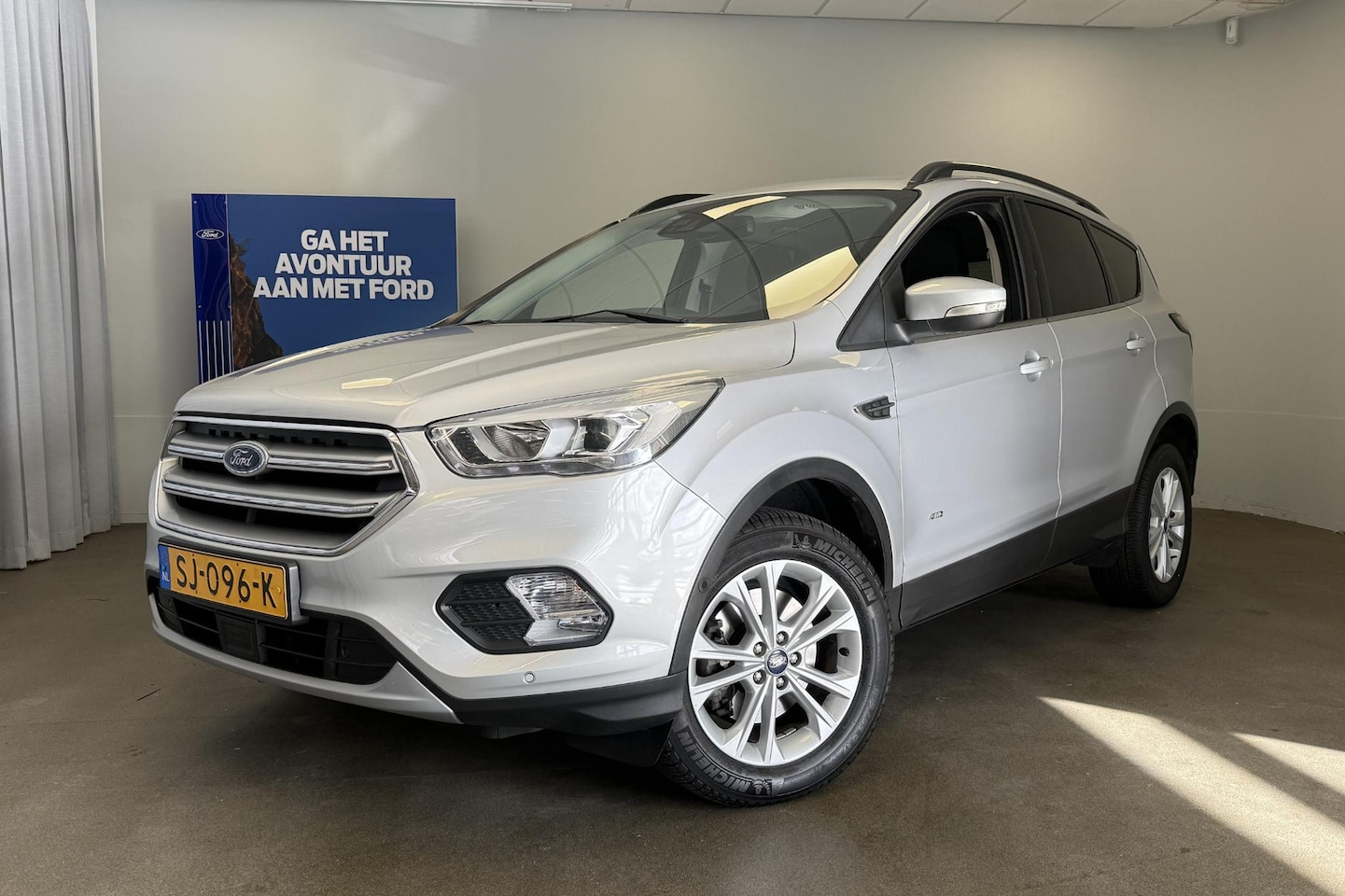 Ford Kuga - 1.5 EcoBoost Titanium Automaat | 4WD | Elec. Wegklapbare Trekhaak | Elec. Achter Klep | Cl - AutoWereld.nl