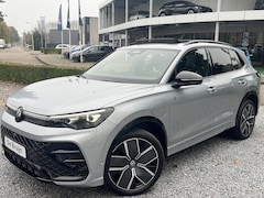 Volkswagen Tiguan - Hybrid 272pk R-Line Blackstyle (Pano, Trekhaak, 360, IQ)