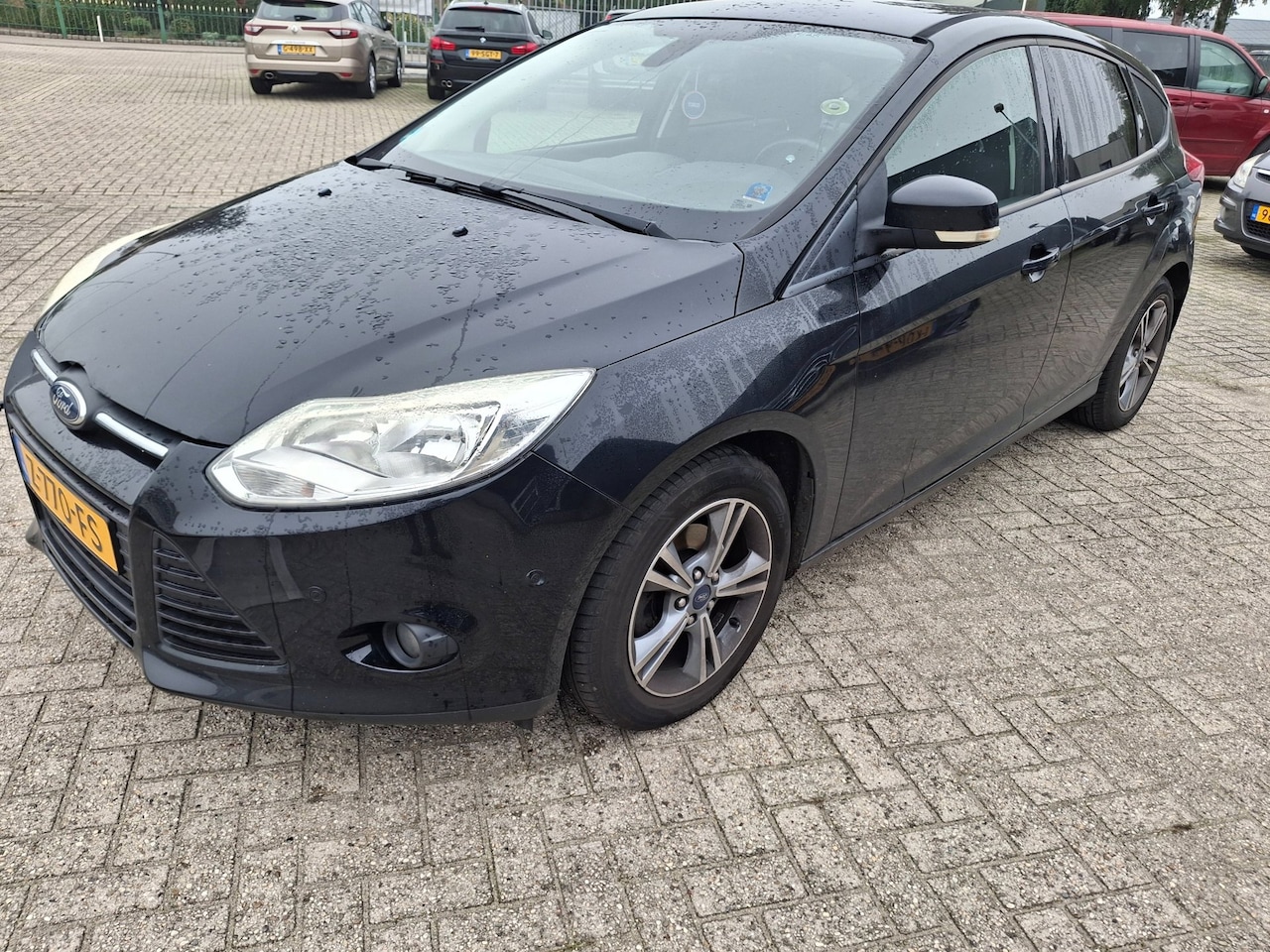 Ford Focus - 1.0 EcoBoost Titanium **motor defect** - AutoWereld.nl