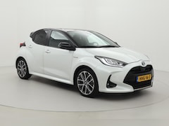 Toyota Yaris - 1.5 Hybrid Launch Edition | Trekhaak | Dodehoek detectie | Head-up display | Stoelverwarmi