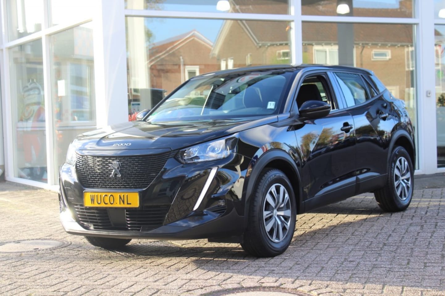 Peugeot 2008 - 1.2 PureTech Allure 1.2 PureTech 100pk Allure - AutoWereld.nl