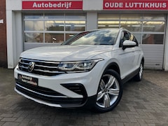 Volkswagen Tiguan - 1.4TSI eHybrid 245PK Elegance IQ-Light Virtual Camera ACC Trekhaak Navi