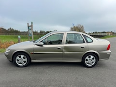 Opel Vectra - 1.8-16V Pearl