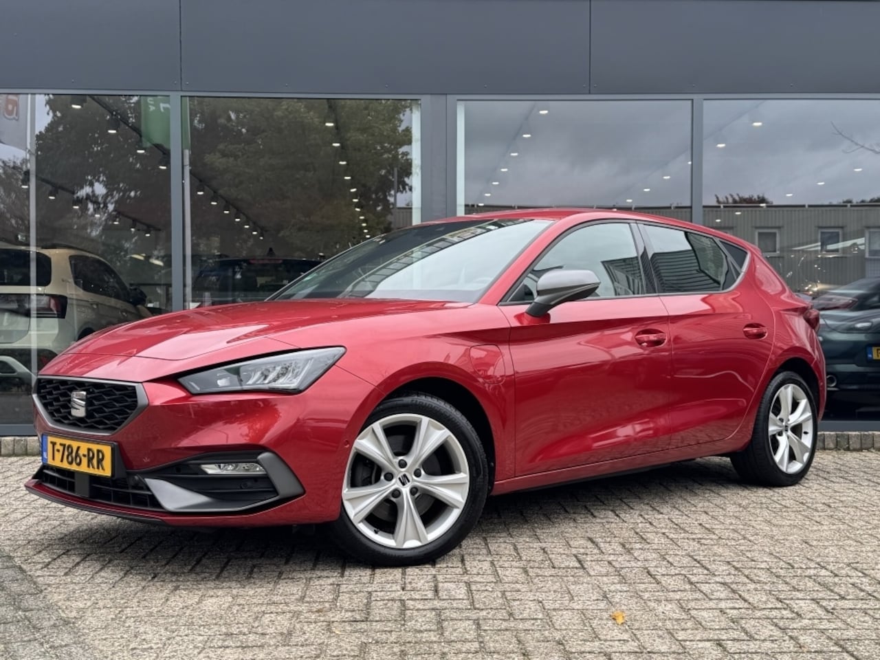 SEAT Leon - 1.4 TSI eHy. PHEV FR - AutoWereld.nl