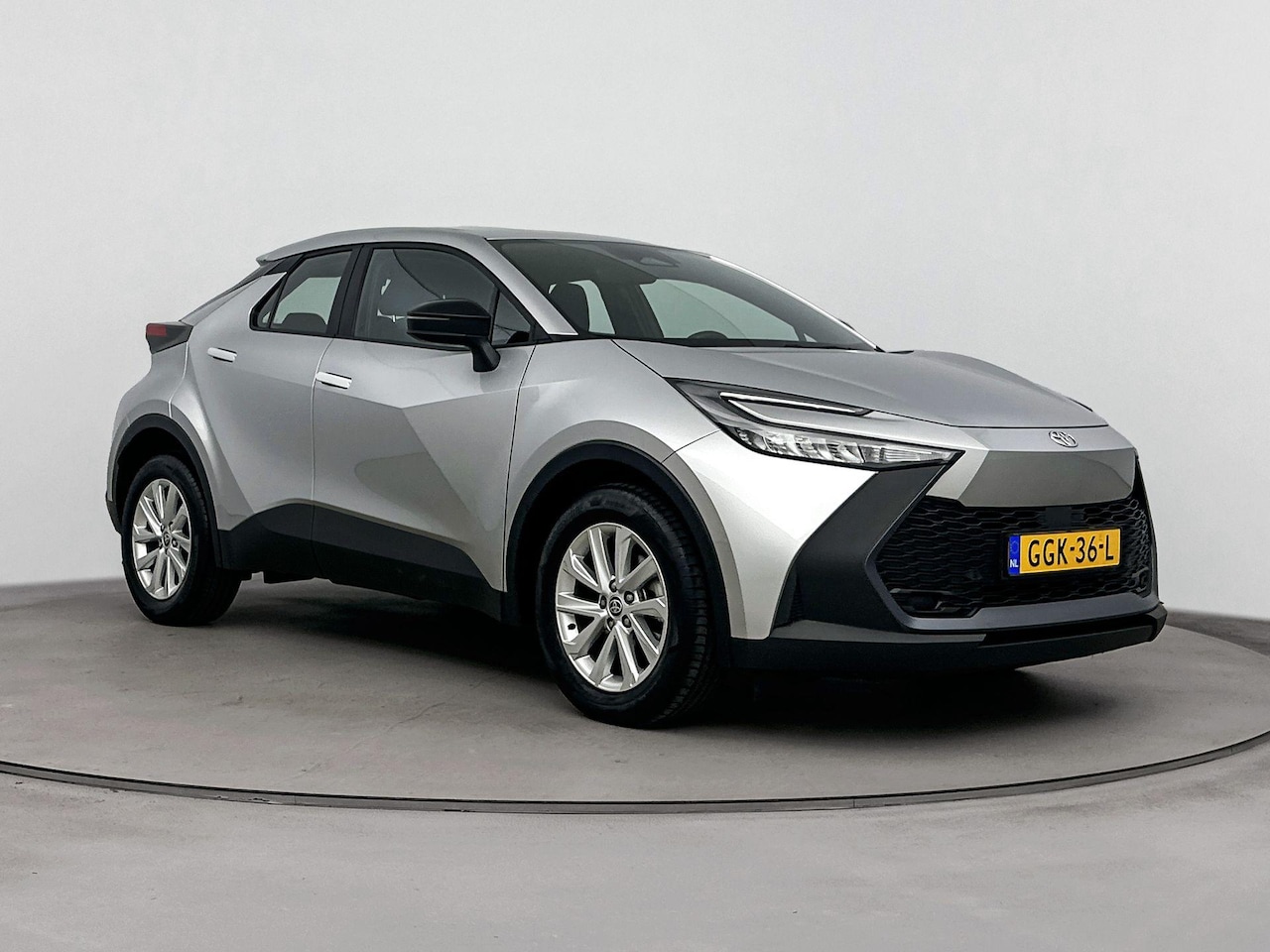 Toyota C-HR - 1.8 Hybrid 140 Active | Dodehoek detectie | Apple Carplay / Android Auto | Adaptive Cruise - AutoWereld.nl