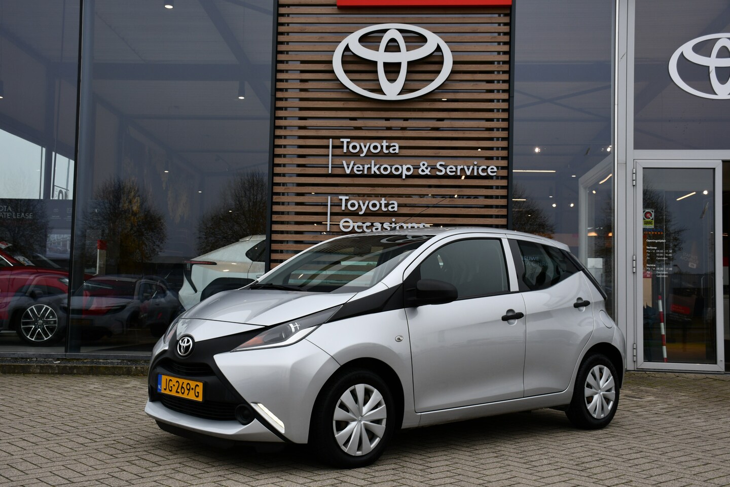 Toyota Aygo - 1.0 VVT-i x-now Handgeschakeld 70pk | Airco | Elektrische ramen voor | - AutoWereld.nl