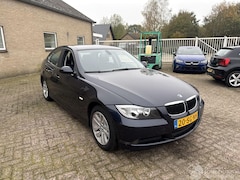 BMW 3-serie - 318i Dynamic Exec