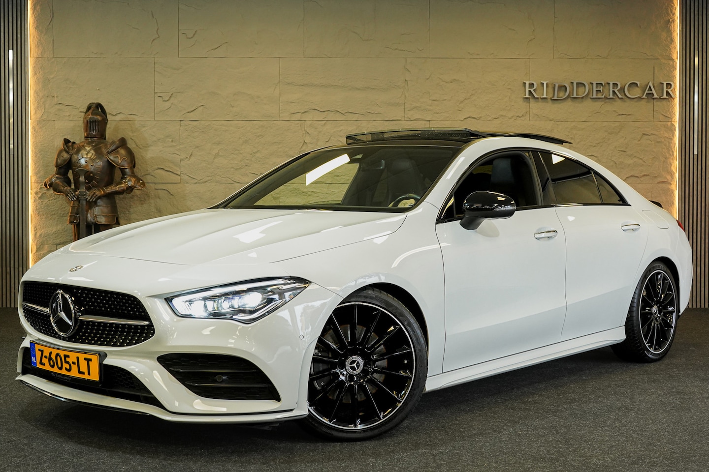 Mercedes-Benz CLA-Klasse - 200 Premium Plus|GARANTIE|PANO|MEMORY|MASSAGE|STOELVERW| - AutoWereld.nl
