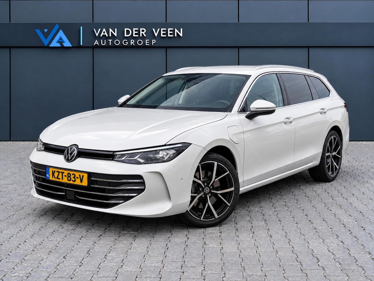 Volkswagen Passat Variant - 1.5 eHybrid Business 204 pk | Incl. 12 maanden Garantie | SOH 100% | Wegklapbare trekhaak - AutoWereld.nl