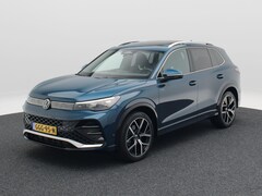 Volkswagen Tiguan - 1.5 eTSi R-Line Business 150 Pk | Trekhaak | Carplay | Sportstoelen | Panoramadak | Stoel