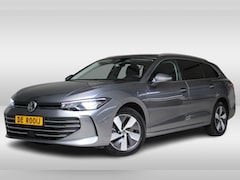 Volkswagen Passat Variant - 1.5 eHybrid Business Navigatie | Head Up Display | DCC | Trekhaak | All Season Banden