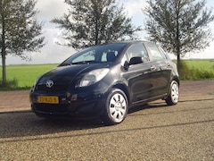 Toyota Yaris - 1.3 VVTi Comfort / Airco / 6 versnellingen / NL auto