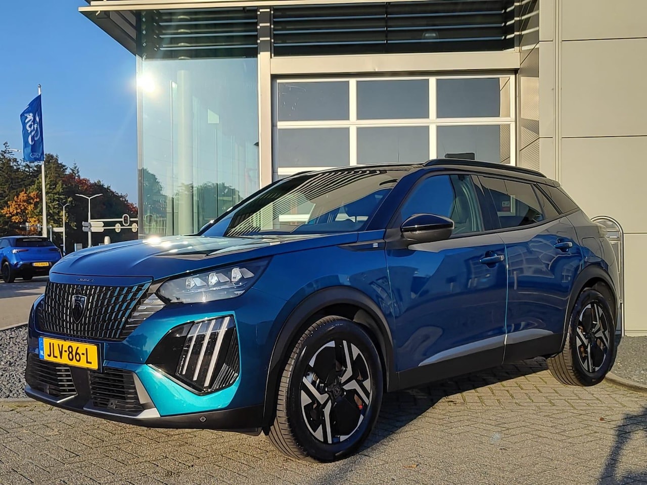 Peugeot e-2008 - EV GT Avantage 54 kWh SOH 98% I Warmtepomp - AutoWereld.nl
