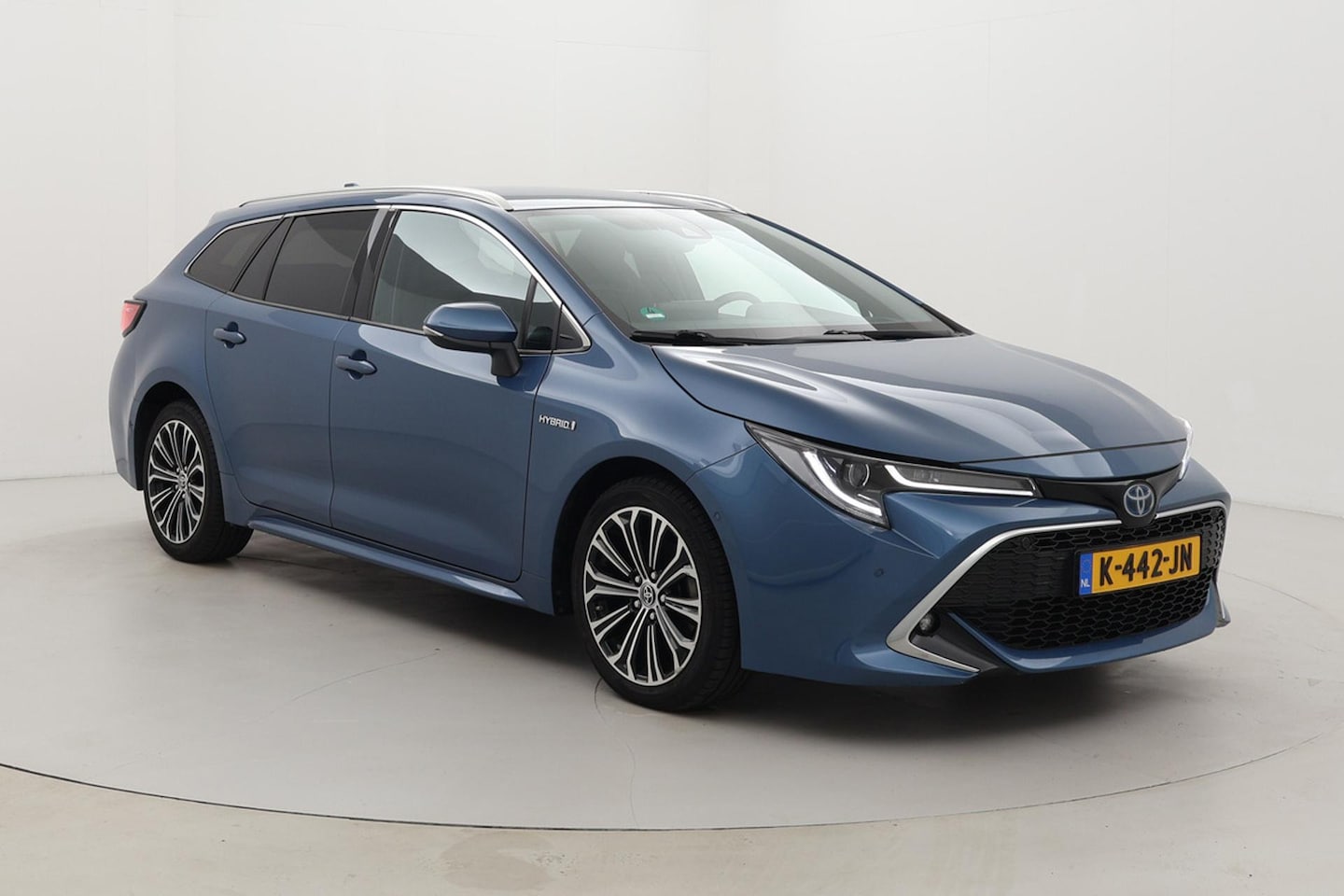 Toyota Corolla Touring Sports - 1.8 Hybrid Executive | Navigatie | Dodehoek detectie | Head-up display | Stoelverwarming | - AutoWereld.nl