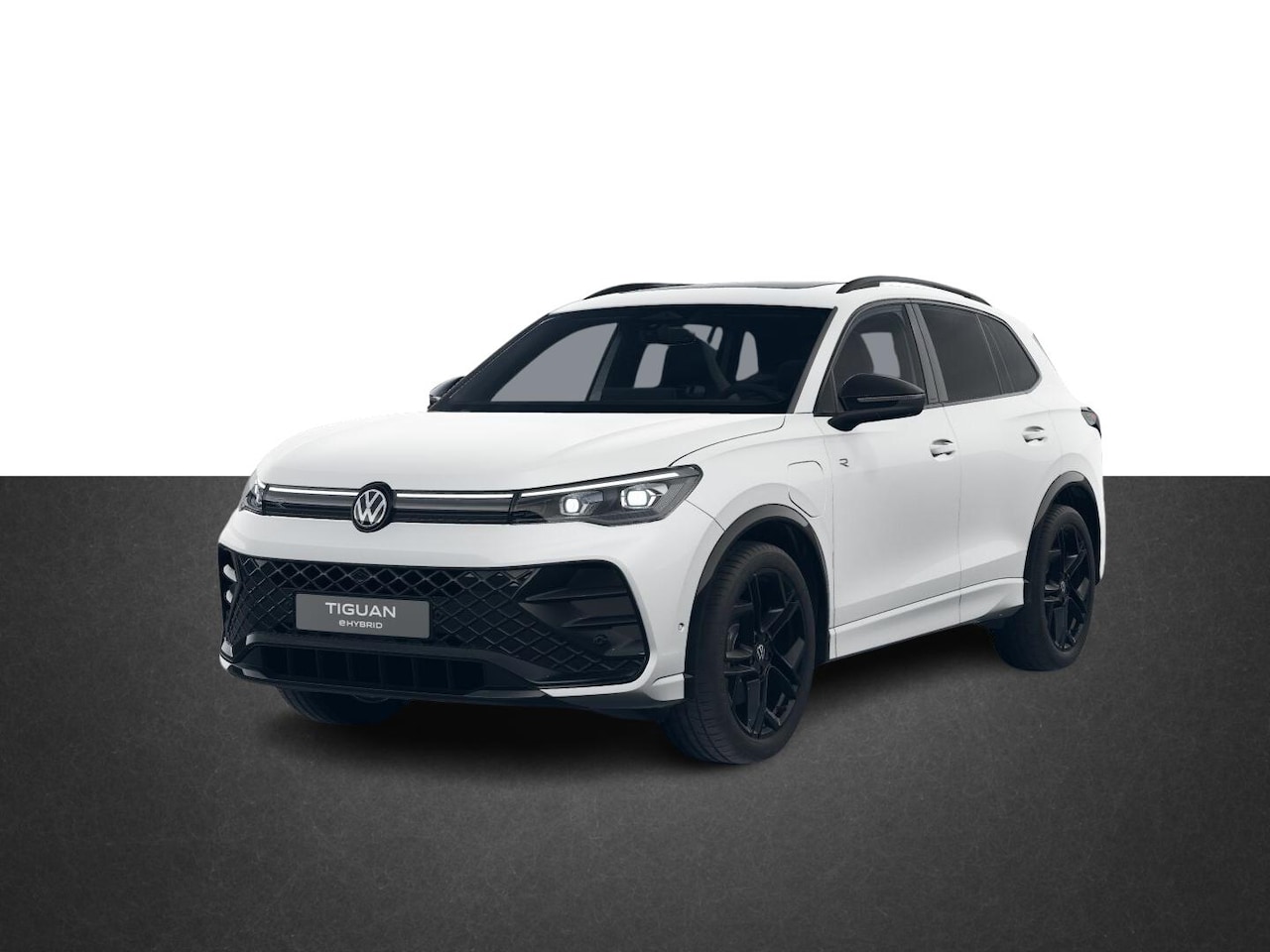Volkswagen Tiguan - R-Line Edition 1.5 eHybrid 150 kW / 204 PK DSG | Trekhaak wegklapbaar | Panoramadak | Blac - AutoWereld.nl