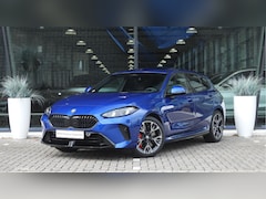 BMW 1-serie - 120 M Sport Automaat / Panoramadak / Adaptieve LED / M Adaptief onderstel / Comfort Access