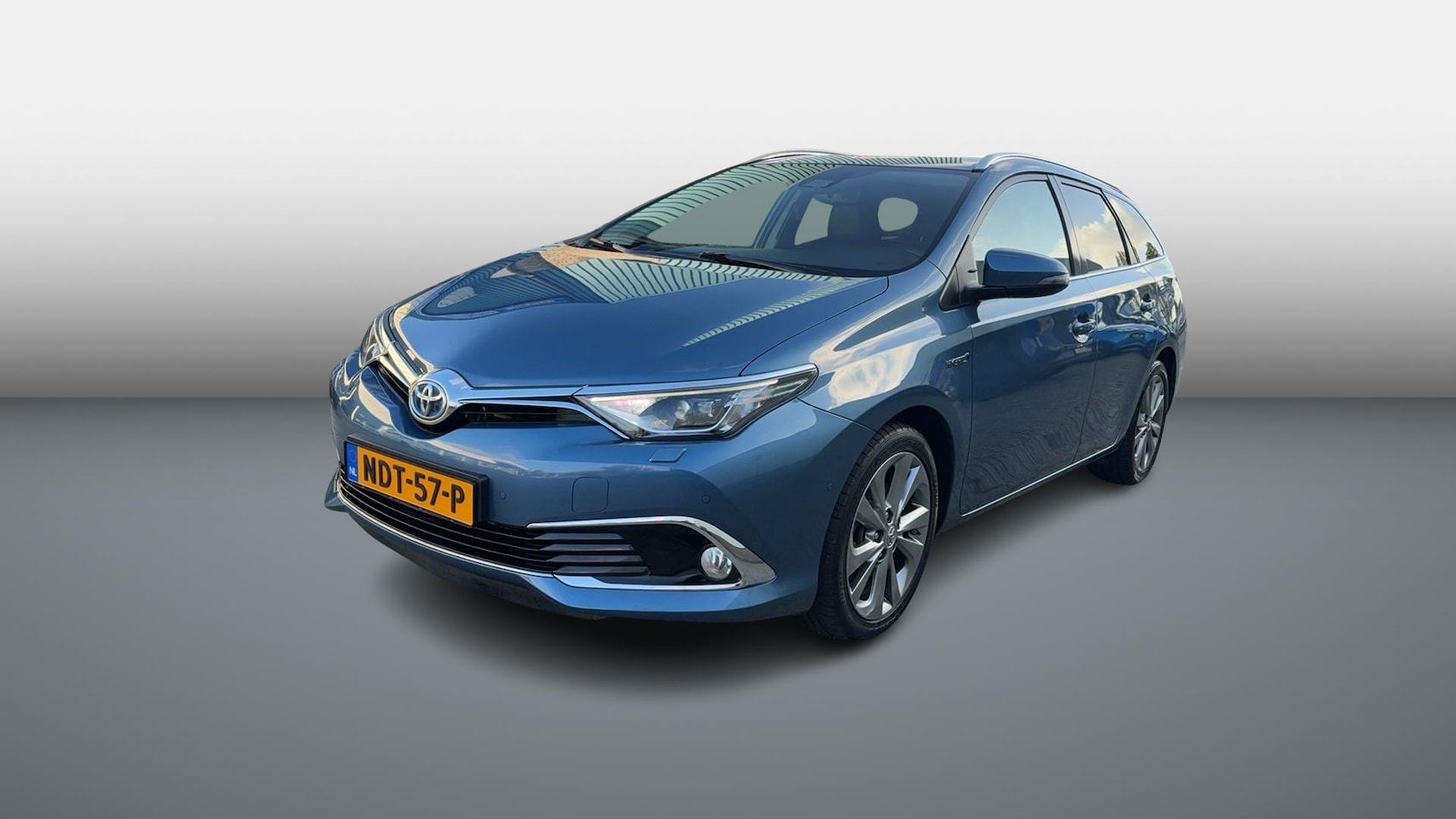Toyota Auris Touring Sports - 1.8 Hybrid Executive Automaat|Volledig Dealer Onderhouden - AutoWereld.nl