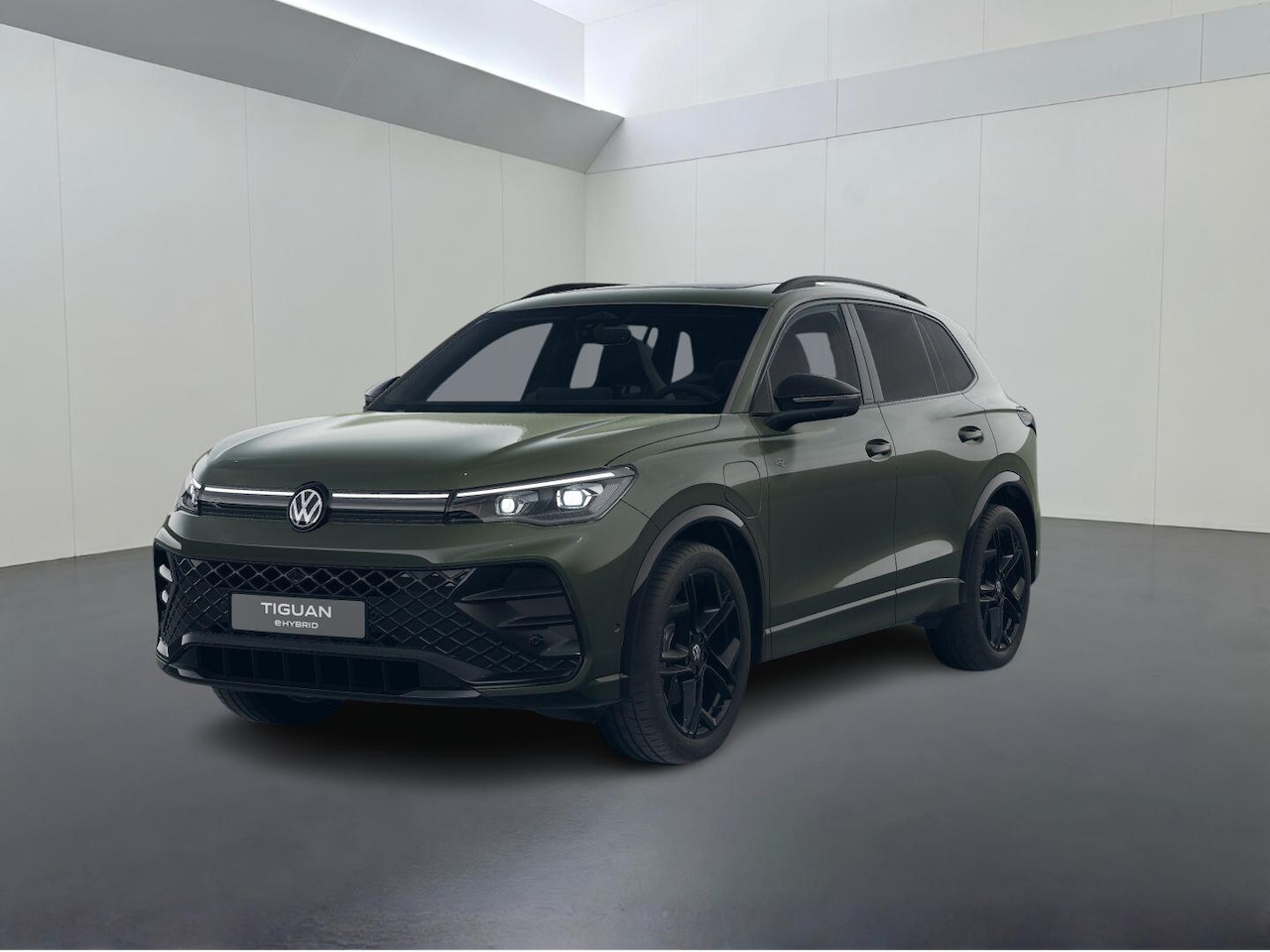 Volkswagen Tiguan - R-Line Edition 1.5 eHybrid 150 kW / 204 PK SUV DSG | Panoramadak | Black Style | Trekhaak - AutoWereld.nl