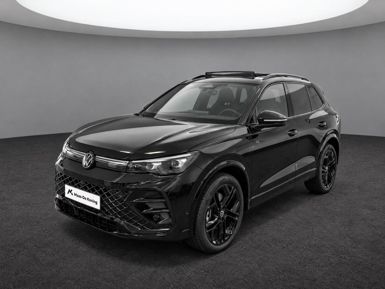 Volkswagen Tiguan - 1.5 272pk DSG eHybrid R-Line Edition · Panoramadak · Wegklapbare Trekhaak · 360 Camera · V - AutoWereld.nl