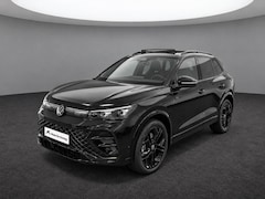 Volkswagen Tiguan - 1.5 272pk DSG eHybrid R-Line Edition · Panoramadak · Wegklapbare Trekhaak · 360 Camera · V