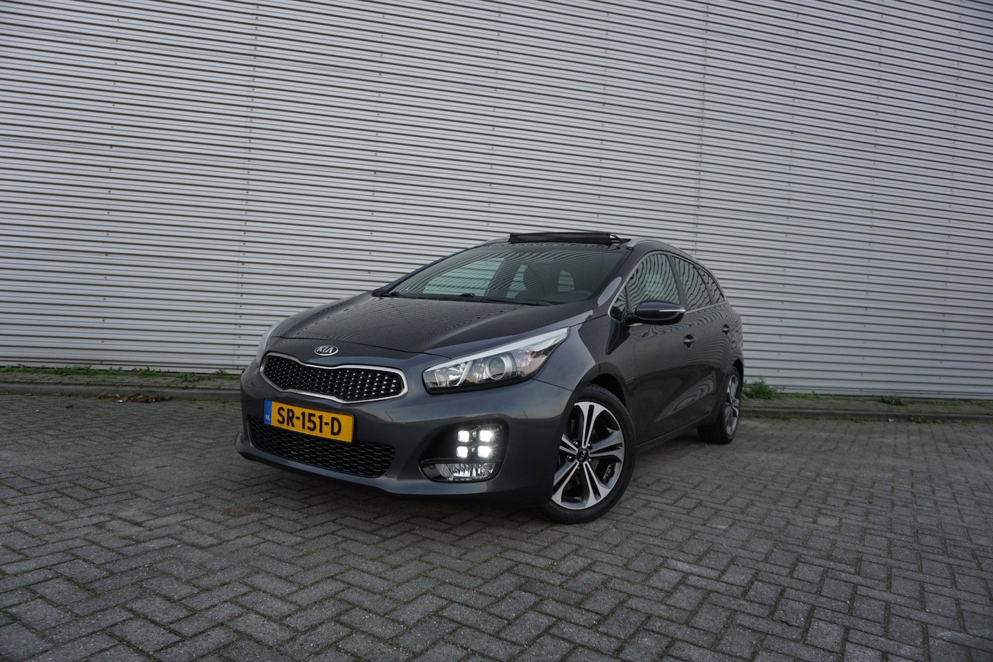 Kia Cee'd Sportswagon - 1.0 T-GDi GT-Line Edition Climate / Navi / Cruise / Camera / Pano / Stoelverw. / Lm velgen - AutoWereld.nl