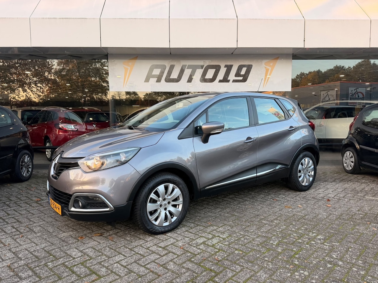 Renault Captur - 1.2 TCe Expression 1.2 TCe Expression - AutoWereld.nl