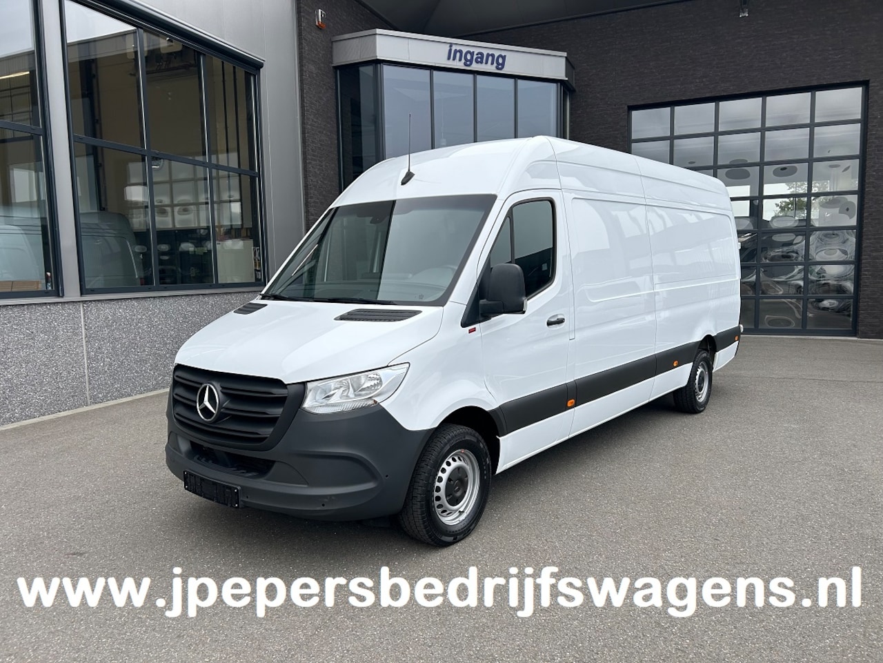 Mercedes-Benz Sprinter - 317 CDI L3 H2 MBUX / Navigatie / Parkeersensoren / Camera / Airco / 270 Graden achterdeure - AutoWereld.nl