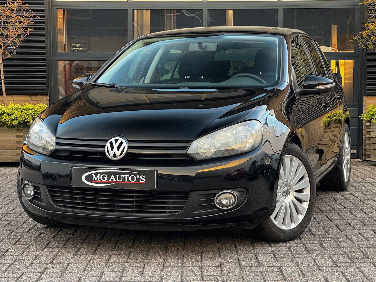 Volkswagen Golf - 1.2 TSI Trendline BlueMotion | Trekhaak | Navi | Airco | Nieuwe Banden | Nieuwe APK | Lich - AutoWereld.nl