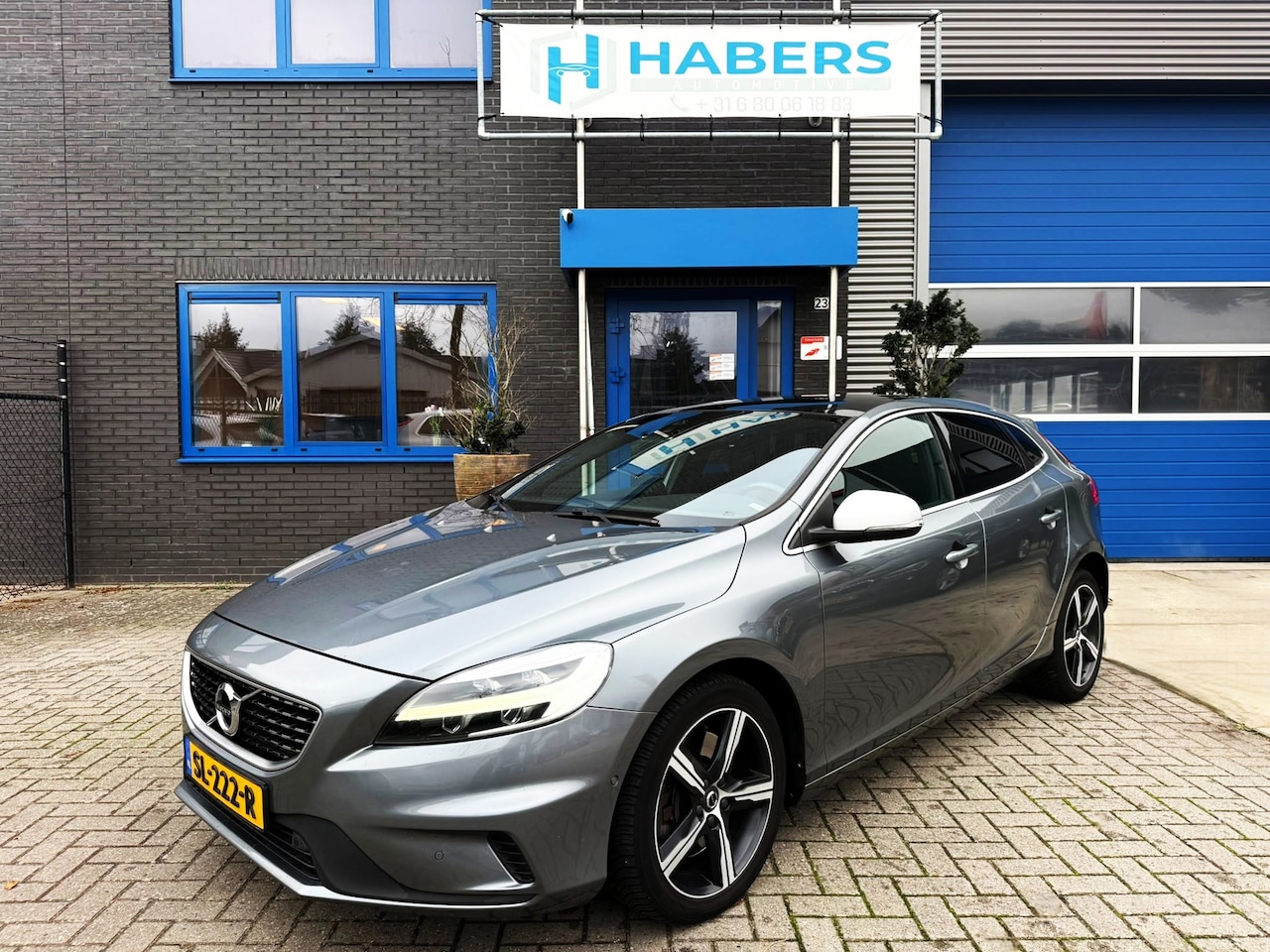 Volvo V40 - 2.0 T4 Business Sport 190PK|NL Auto|AUT|Full Led|Leder|R-Design|Camera|Pano|StoelVW|AutoPa - AutoWereld.nl