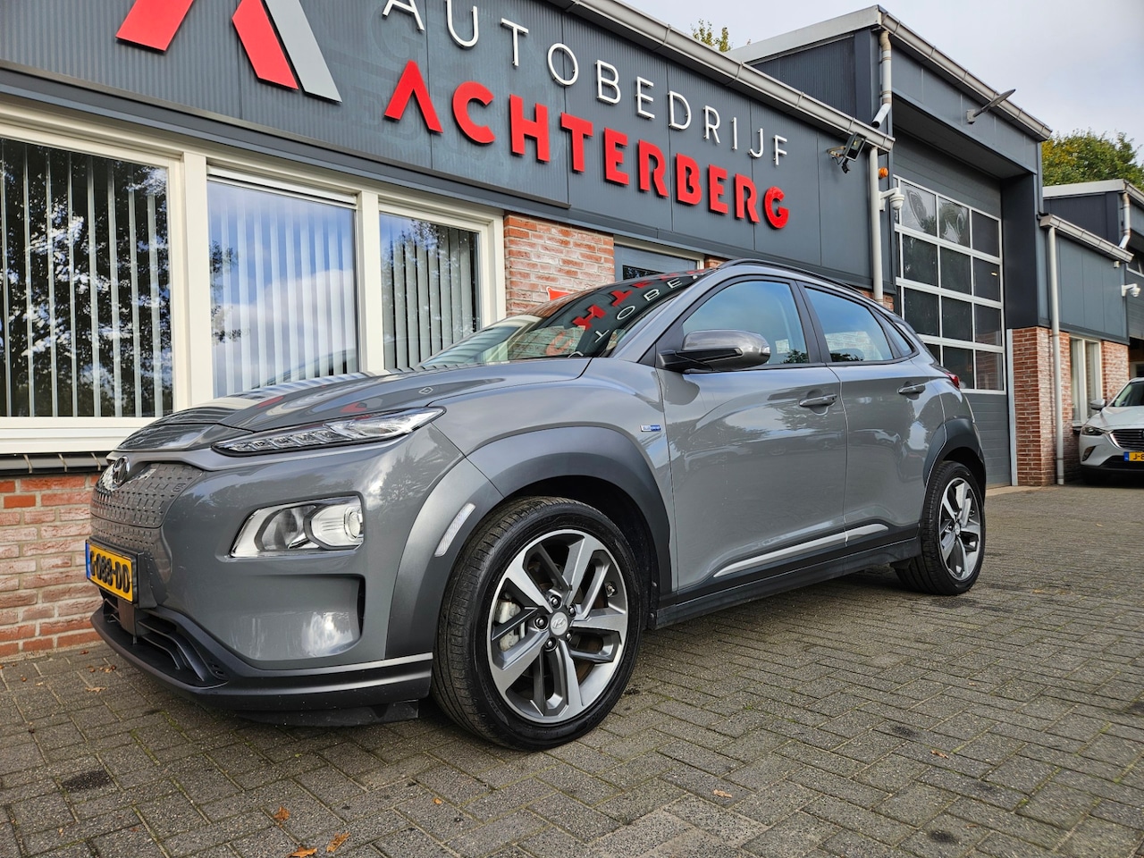 Hyundai Kona Electric - EV Comfort 64 kWh Camera! Mooie/Nette Auto! NAP! Navigatie! 400KM Actieradius! - AutoWereld.nl