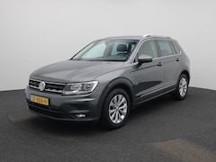 Volkswagen Tiguan - 1.5 TSI Comfortline Business 131 PK| Origineel Nederlands | 1e Eigenaar | Navigatie | Trek